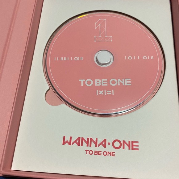 Wanna One To Be One Album - Picture 2 of 3